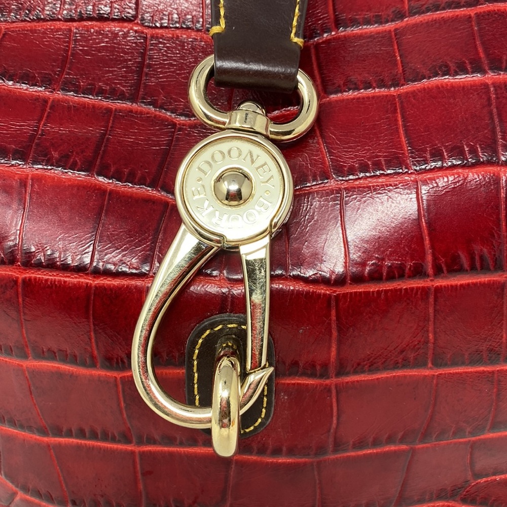 ❤️Dooney & Bourke Red Croc Embossed Leather Hobo Bag. - Picture 2 of 13